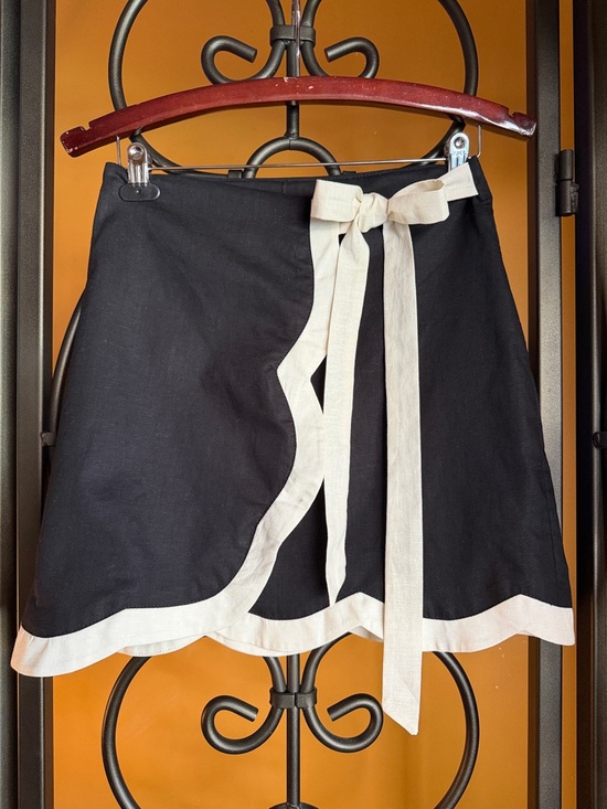 Dresses & Skirts - NEVER FULLY DRESSED Scallop Mini Jaspre Skirt